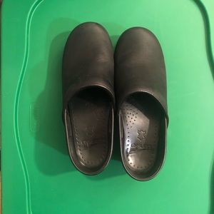 Black Dansko’s Size 37